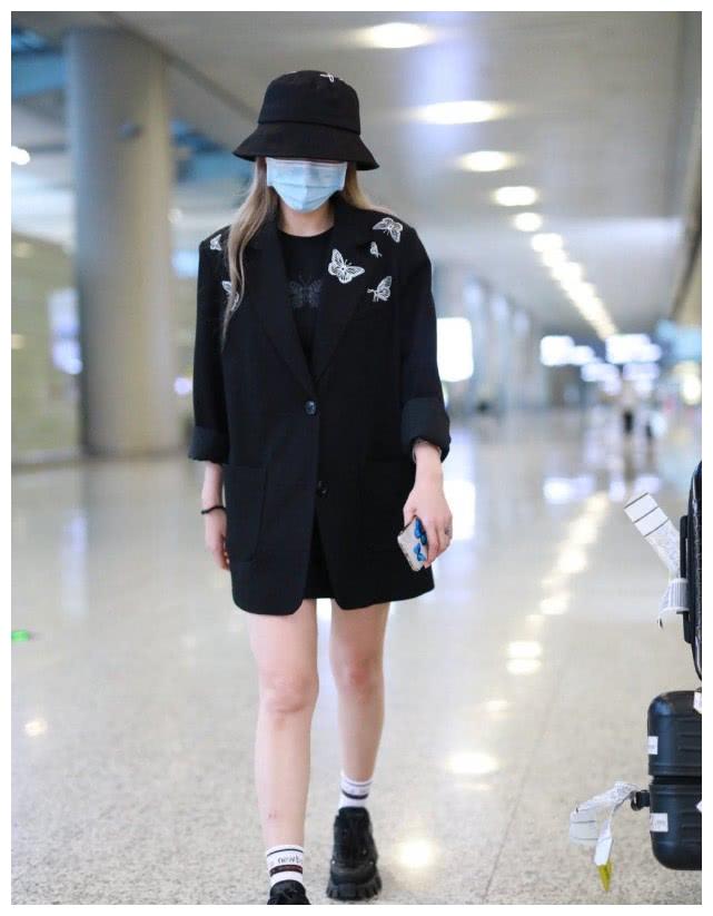 周扬青拒绝复合小猪后现身：与闺蜜惊艳合影，