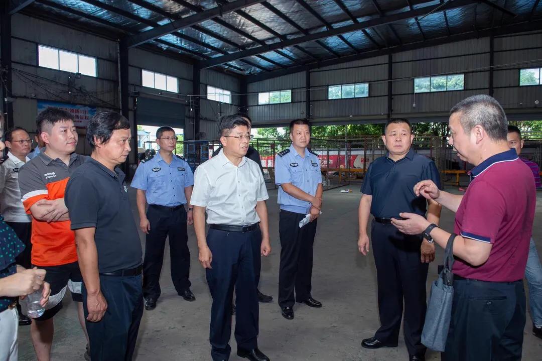 戴德清同志带队到高新区督导反恐安全工作