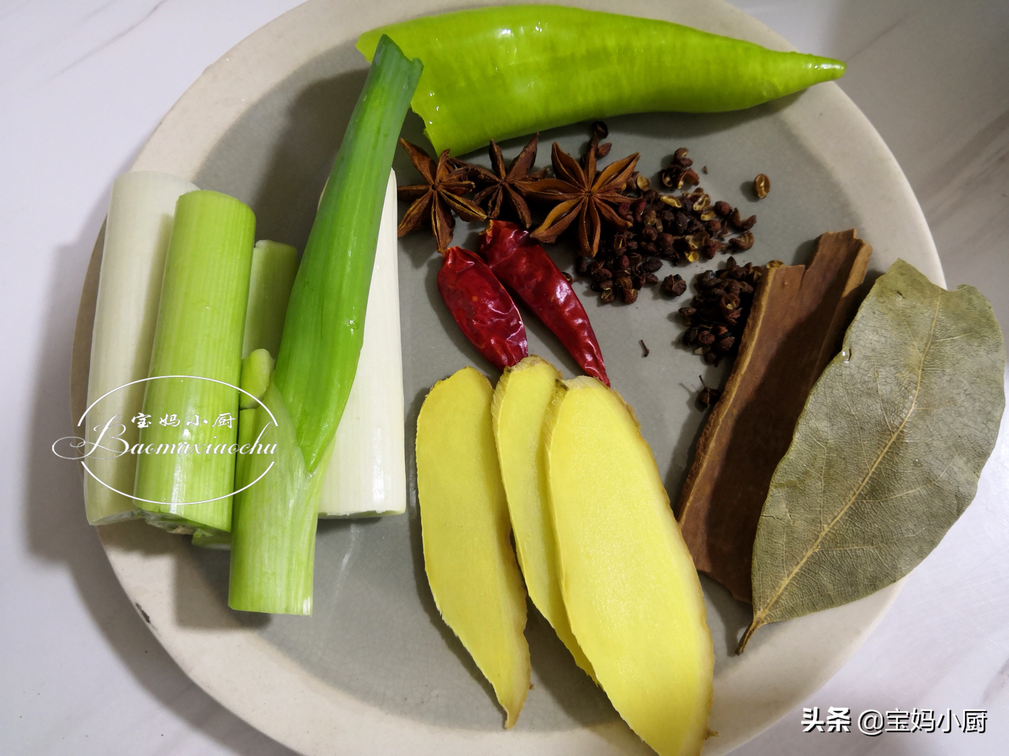 自打学会酱骨头这做法，每周都得做一盆，不到一百块，实惠管饱