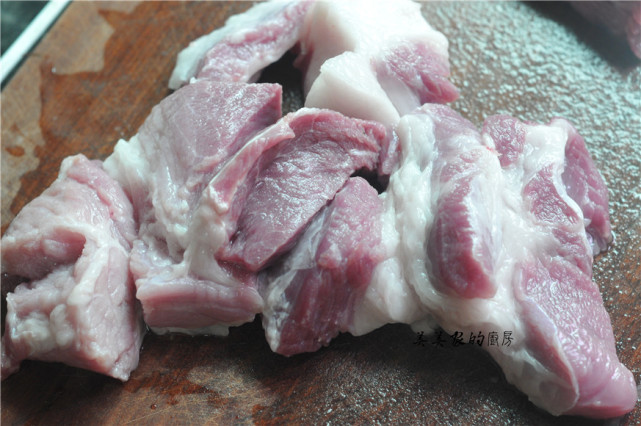 三伏天，多给孩子做豆腐饼，薄皮脆嫩，香软好消化，比肉饼更香