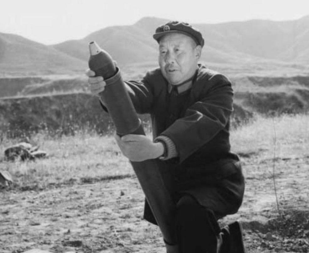 1958年一老红军闯中南海被拦，用纸条写下外号后，毛主席亲自接见
