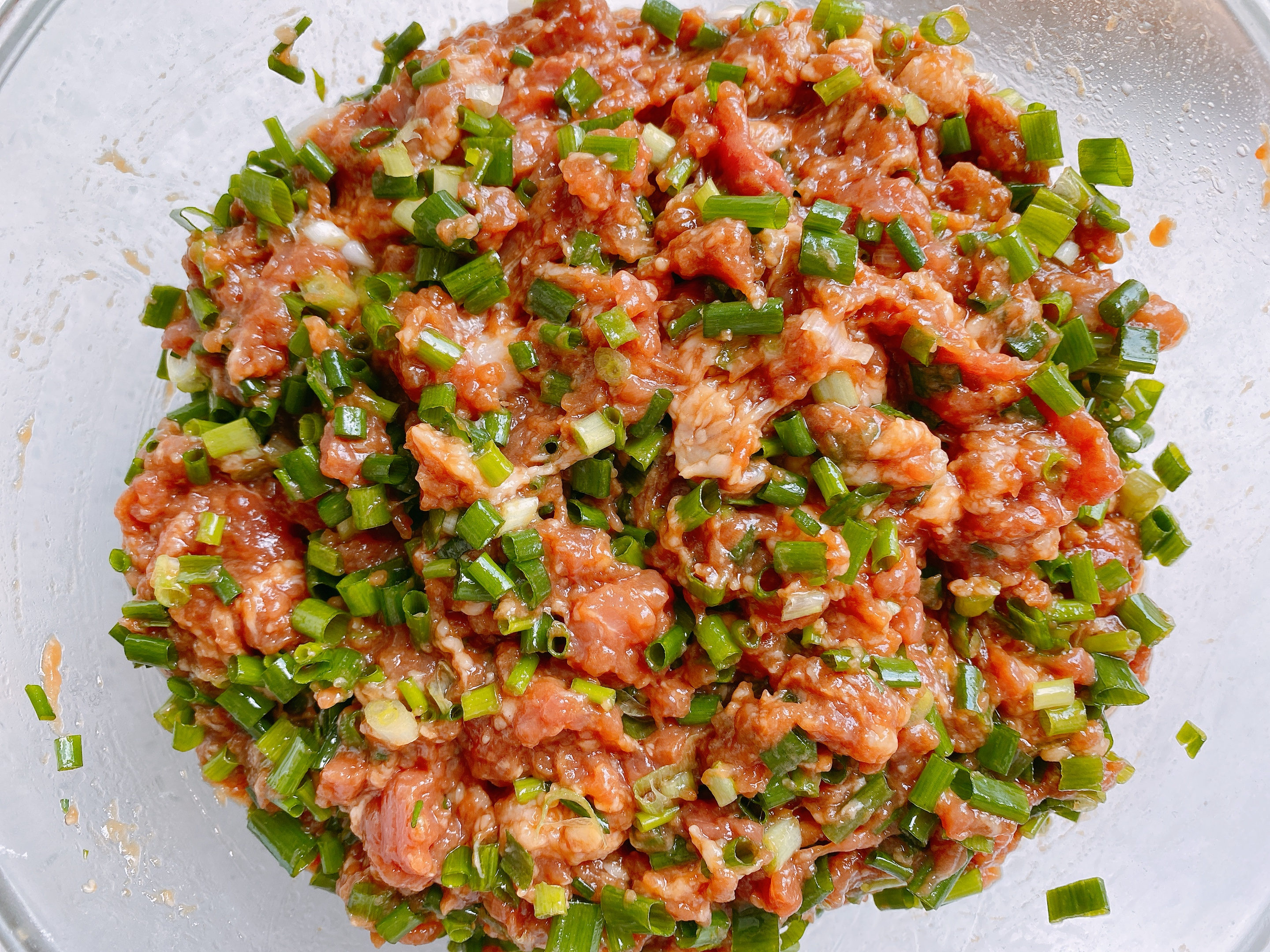 猪肉降价了自己在家做肉包，掌握3点，蓬松暄软，咬一口满嘴汤汁