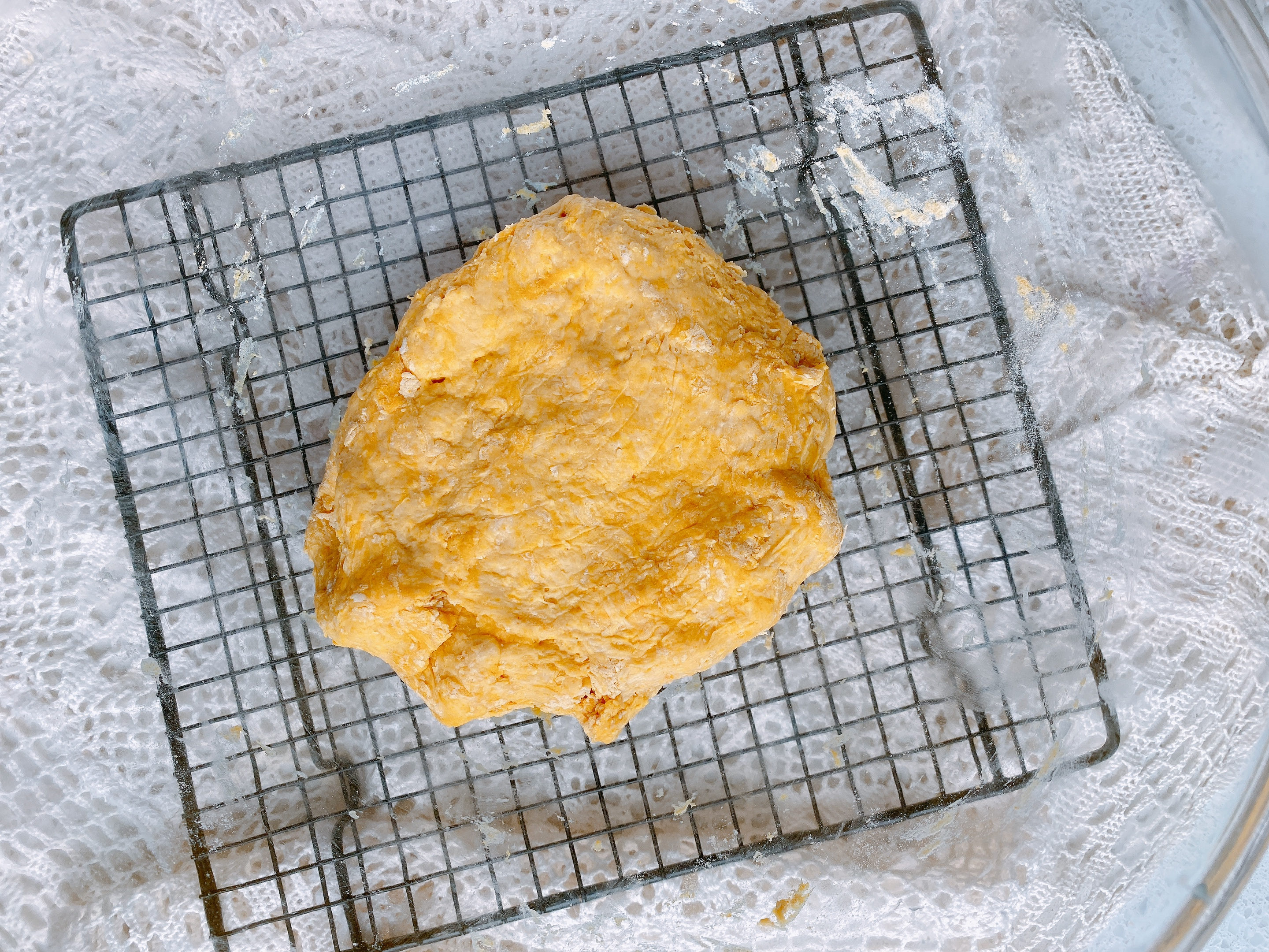 六一兒童節要到了，給孩子做款菠蘿饅頭，顏值高易操作，孩子愛吃