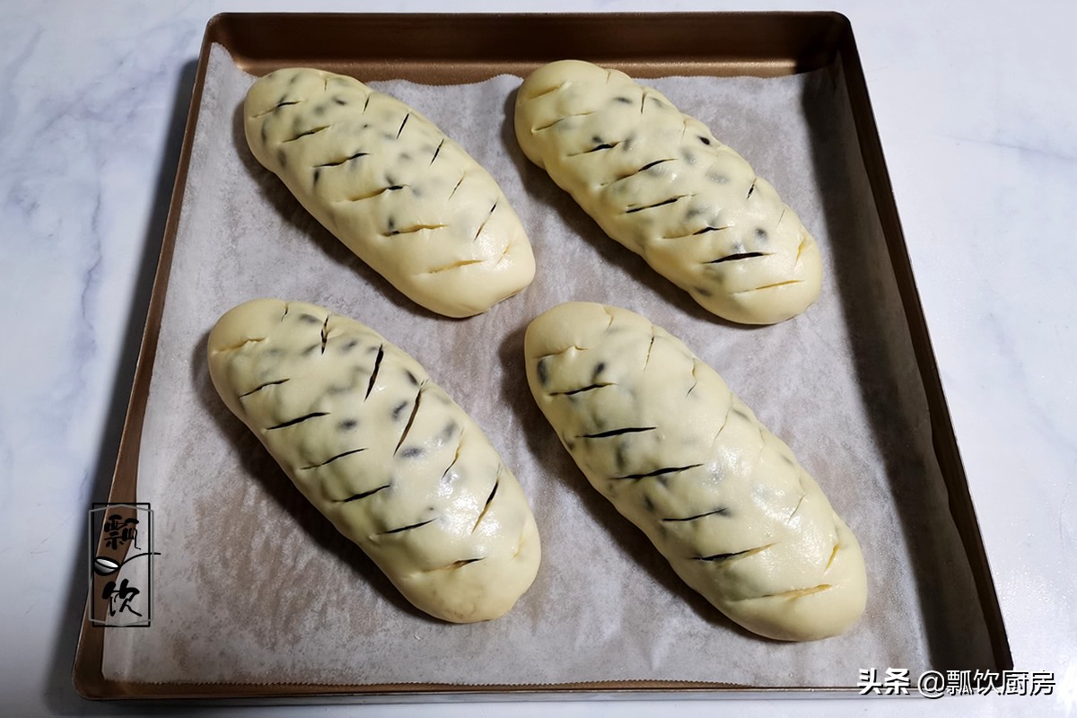 闺蜜们都喜欢的面包，既甜又香，配杯牛奶，当早餐一顿一个，特棒