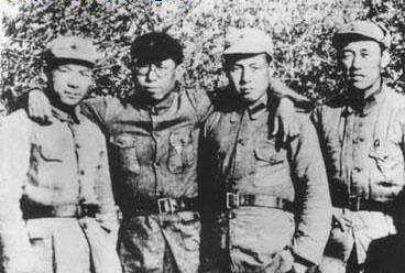 此人是开国中将，其妻子误以为他战死沙场，改