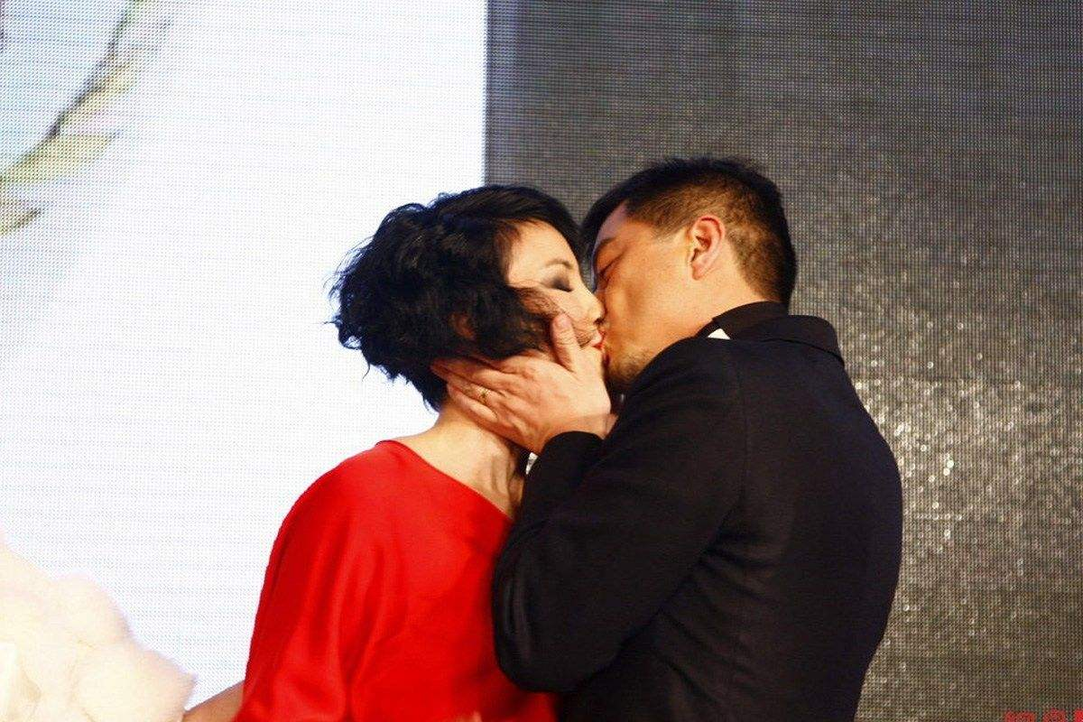 谢霆锋爱过的6个女人，都是“姐姐辈”，最大大他8岁，最小3个月