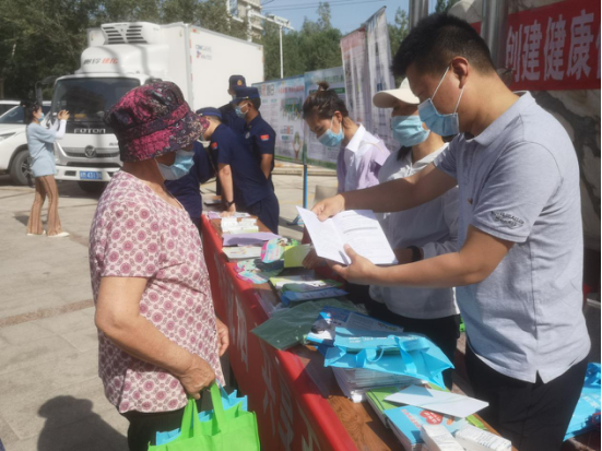 新疆若羌：承诺戒烟 共享无烟环境