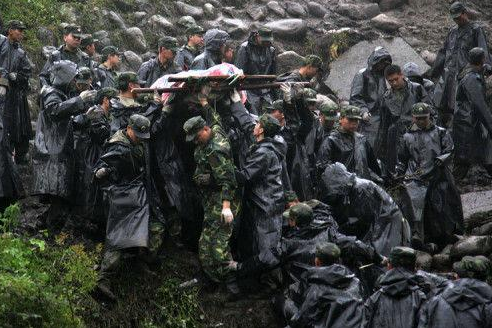 为何现在没人敢惹中国？只因12年前的一件事，侧