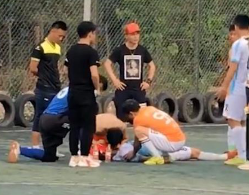 中国足坛传来噩耗！31岁前国脚猝死，留下2岁女