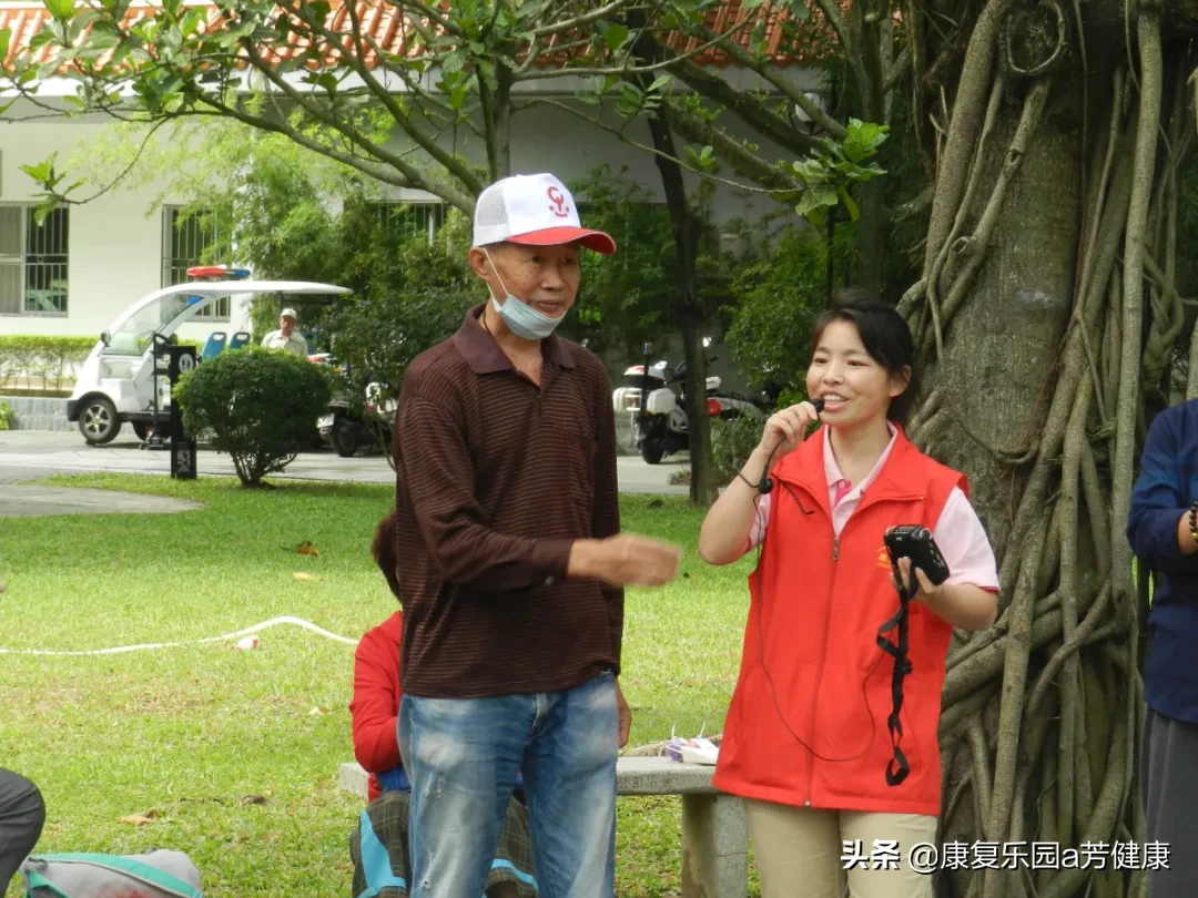 情暖重阳，肿瘤康复领航人领抗癌斗士登山祈福，最长者超80高龄