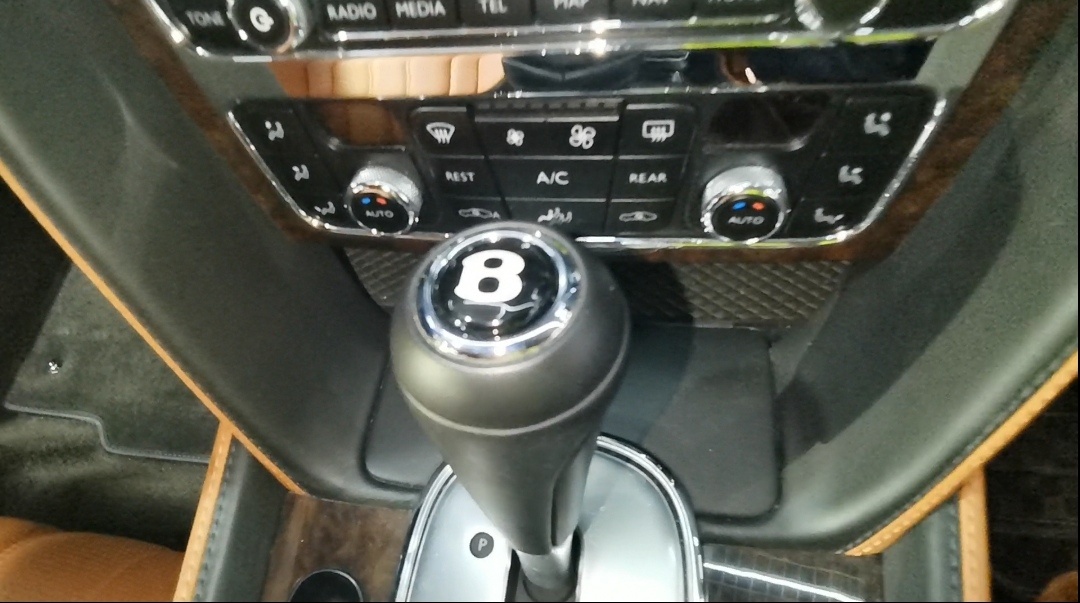 w12缸賓利飛馳：二手車(chē)驗(yàn)車(chē)師與精修師傅的較量
