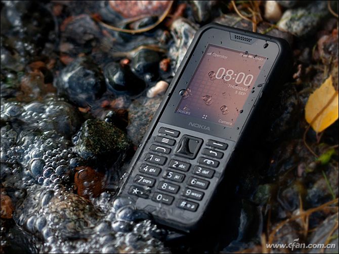 核桃看了很“心颤”Nokia 800三防手机评测图赏