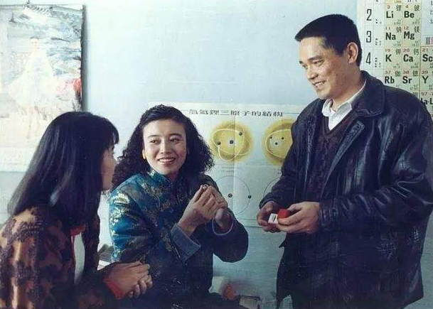 为爱两度下跪，四次流产，“悲情影后”丁嘉丽与孙红雷的爱恨纠缠