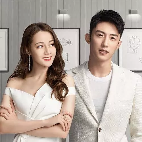 黄景瑜前妻发文承认离婚否认有孩子，助理斥责