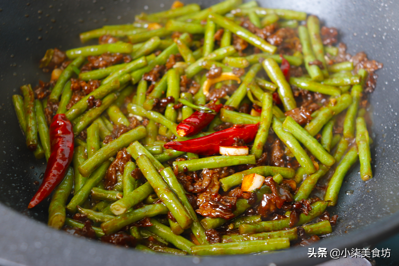 炒豆角時，切記不要直接下鍋炒，多加2步，鮮嫩入味，營養又下飯