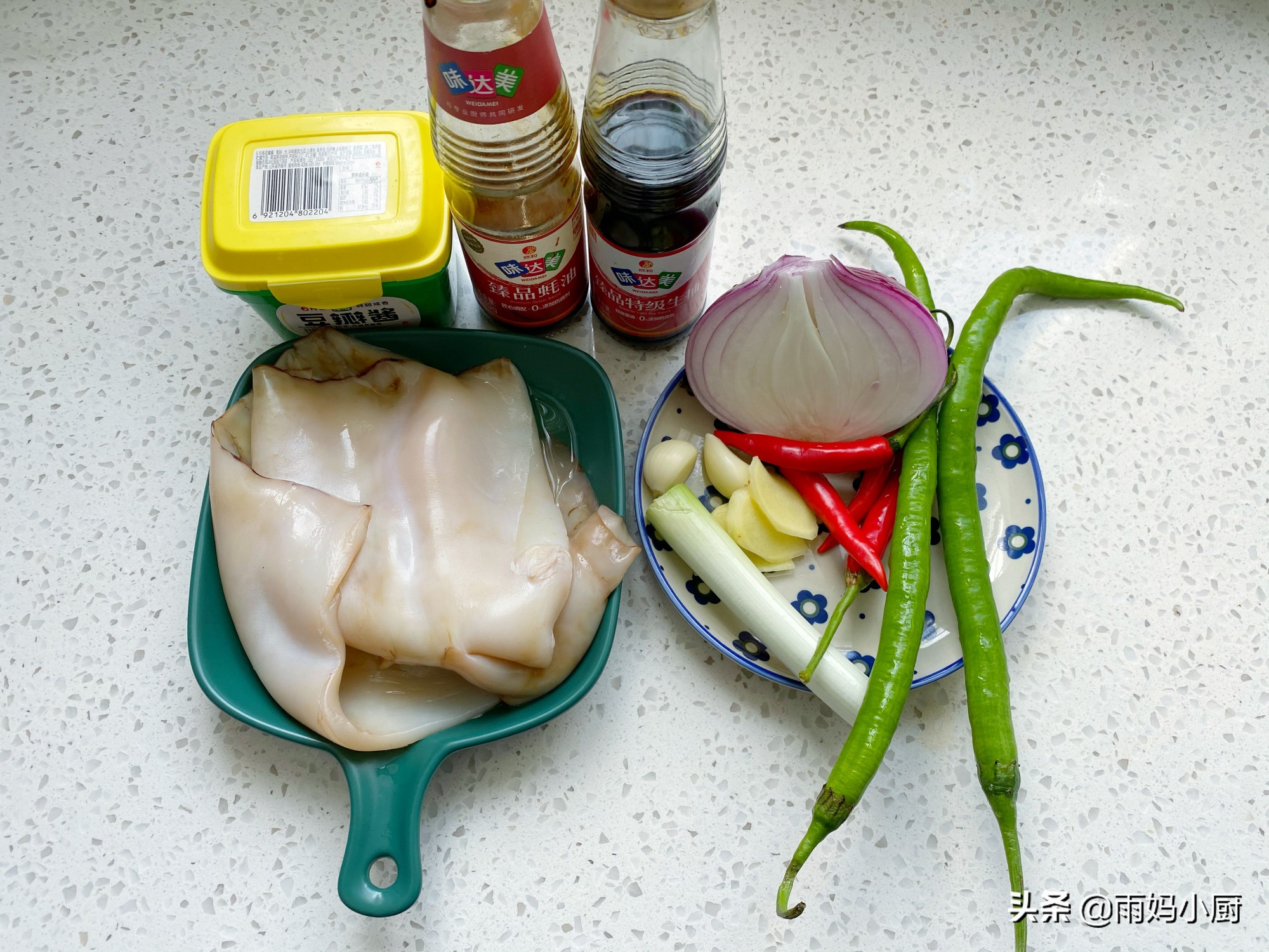 香辣魷魚的家常做法，簡單快手又下飯，麻辣香鮮秒殺路邊攤