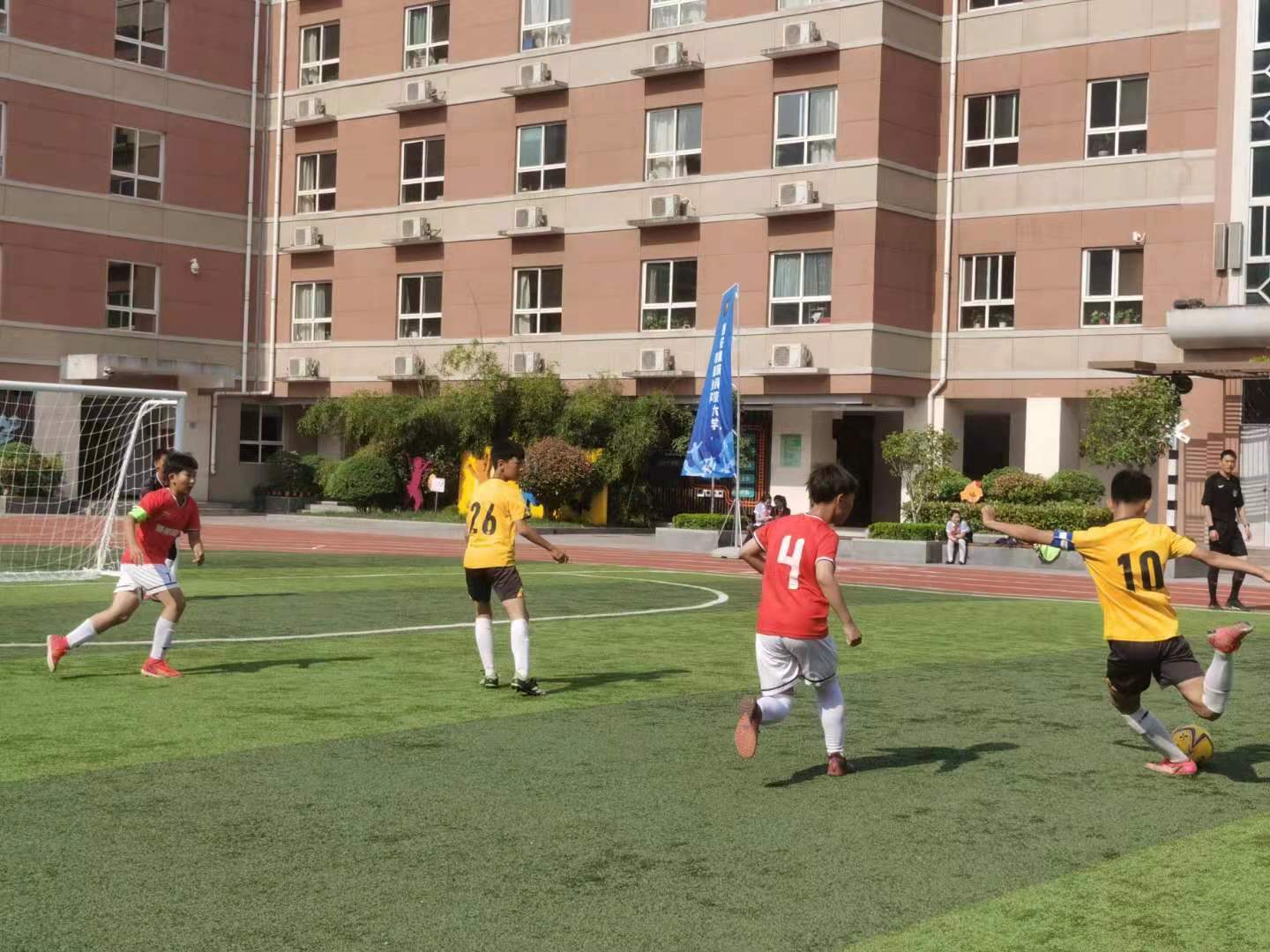 西安市碑林區(qū)鐵五小學(xué)怎么樣?“樂動杯”足球賽(圖1)
