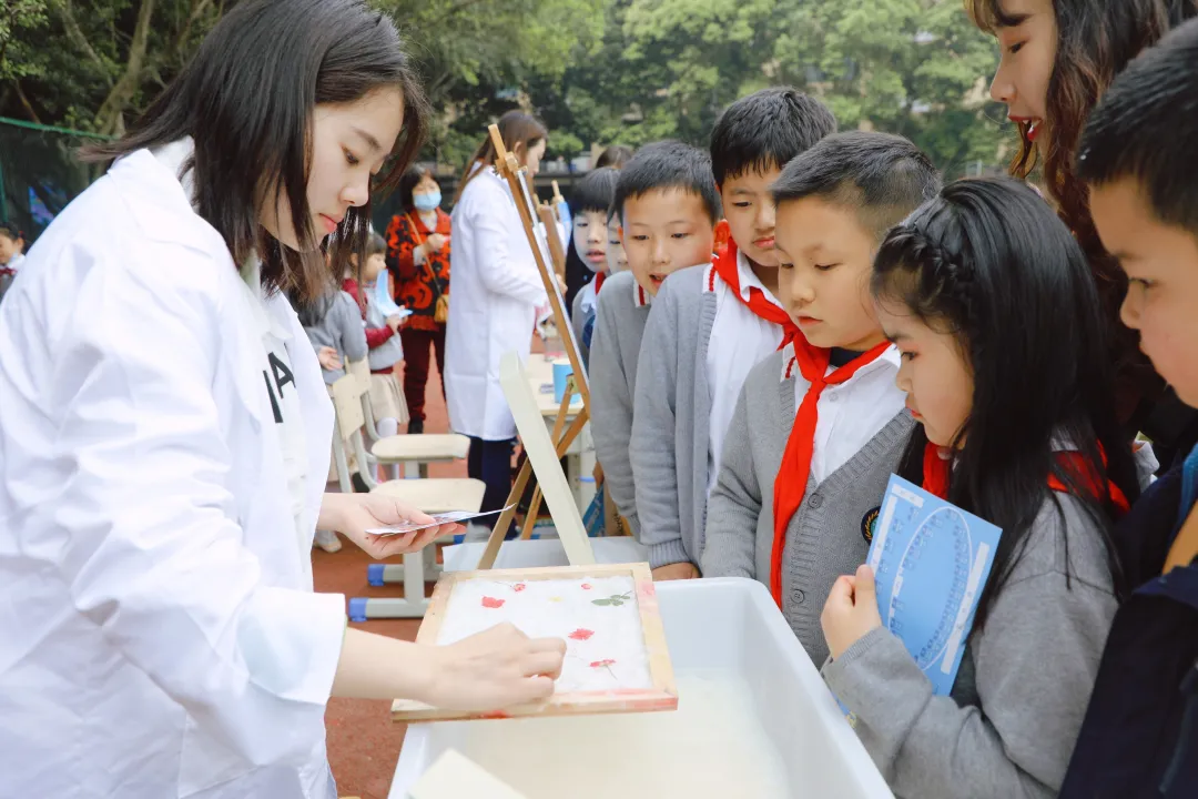 科技逐梦，创想未来——天府新区华中附小首届科技节闭幕式