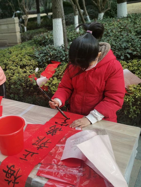 打年货啦！腊味飘香，红红火火迎新年｜城市摄影队