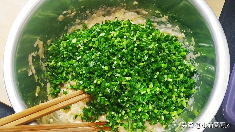图片[9]-春天来了 给家人包一顿韭菜虾仁饺子 营养味美 好吃解馋-起舞食谱网