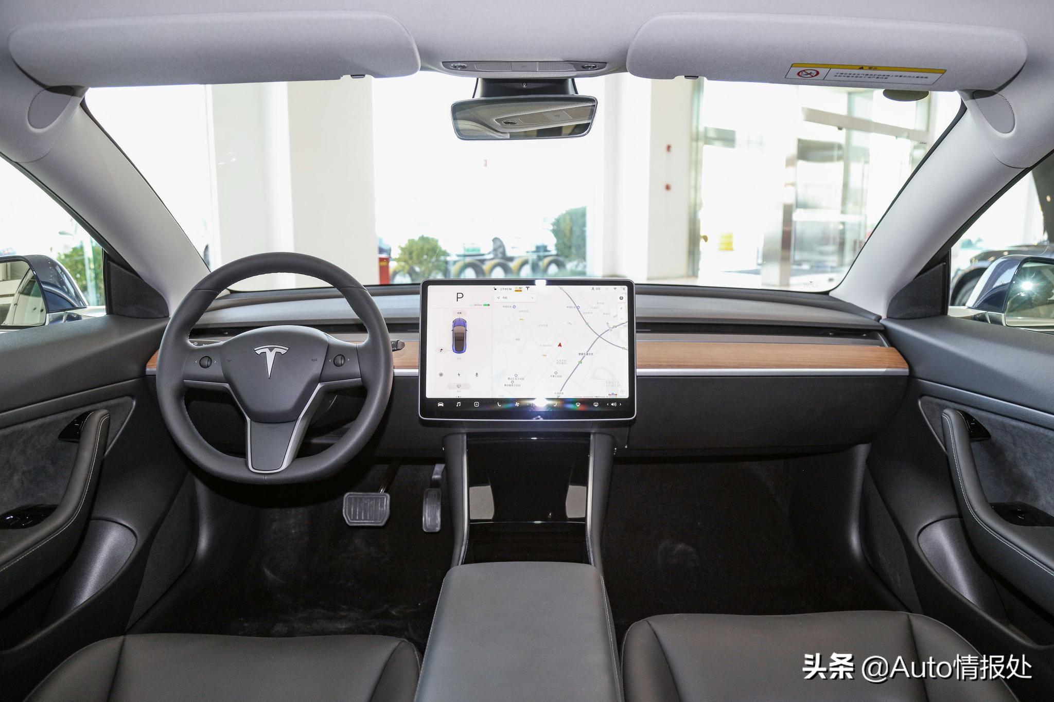 新款特斯拉Model 3上市 24.99万元起 价格是优势