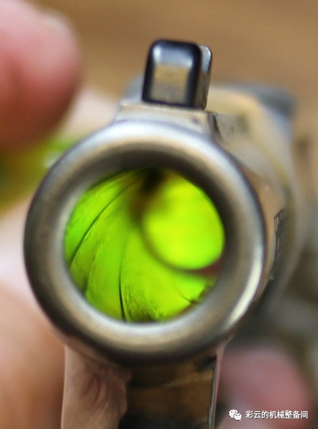 兼容手枪弹和霰弹的“判官”转轮手枪为何在美