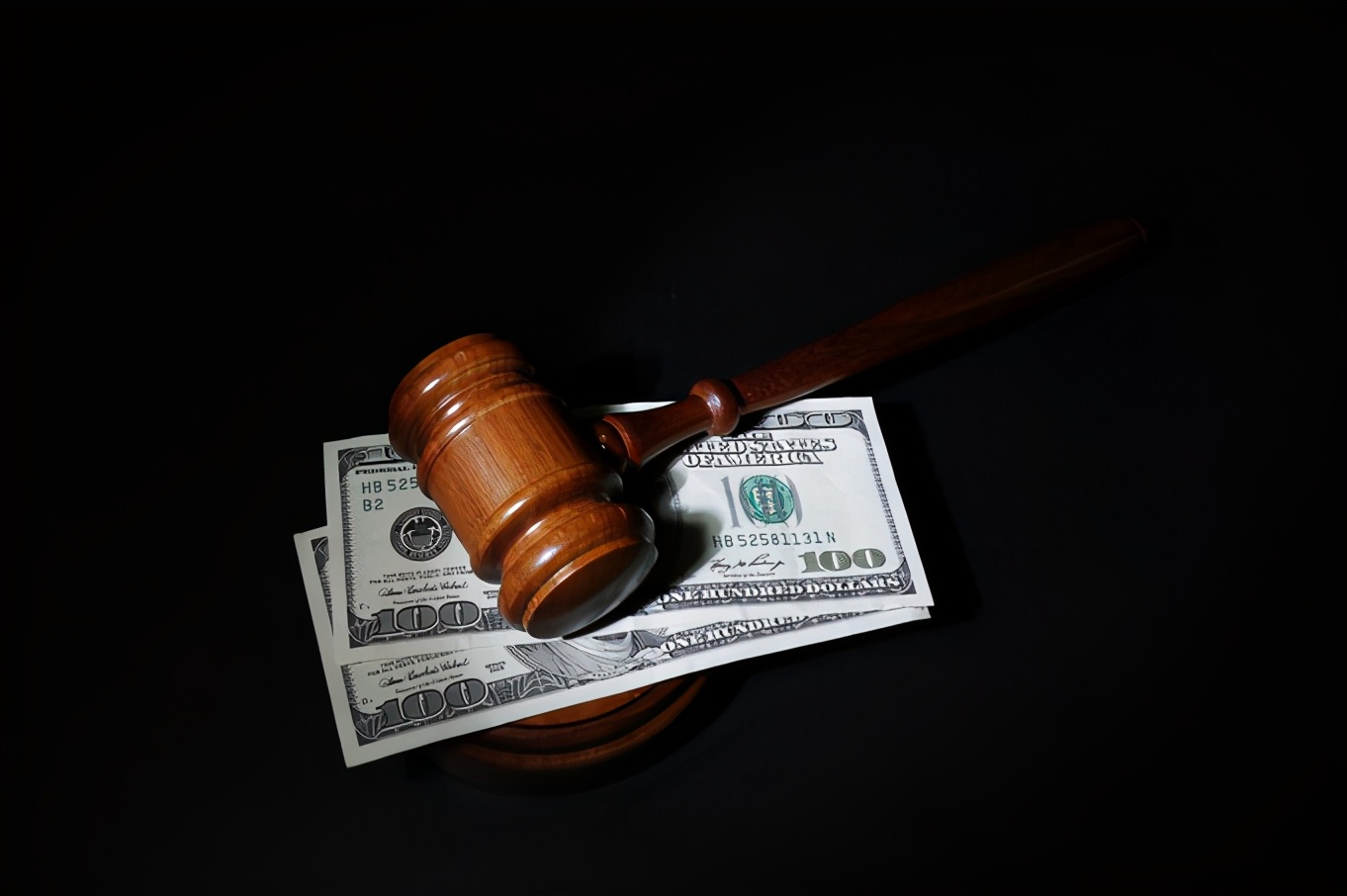 大爷网恋见面10天转账160万被判赠与，分手后转账能否要回？