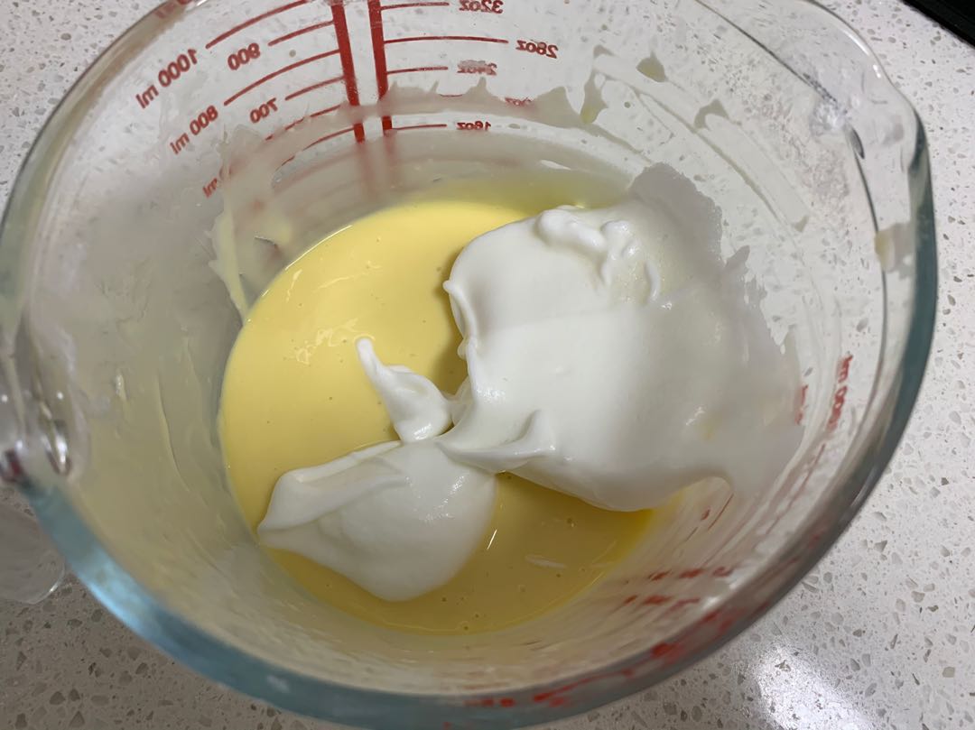 愛吃蛋糕不用買，教你在家自己做，口感細膩嫩滑，吃上一口超滿足