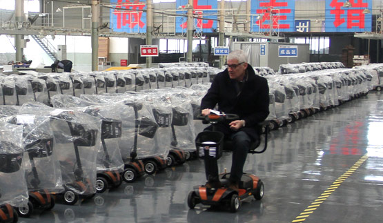 老人低速代步车的价格高低取决于其配置和品牌（开天乐电动）