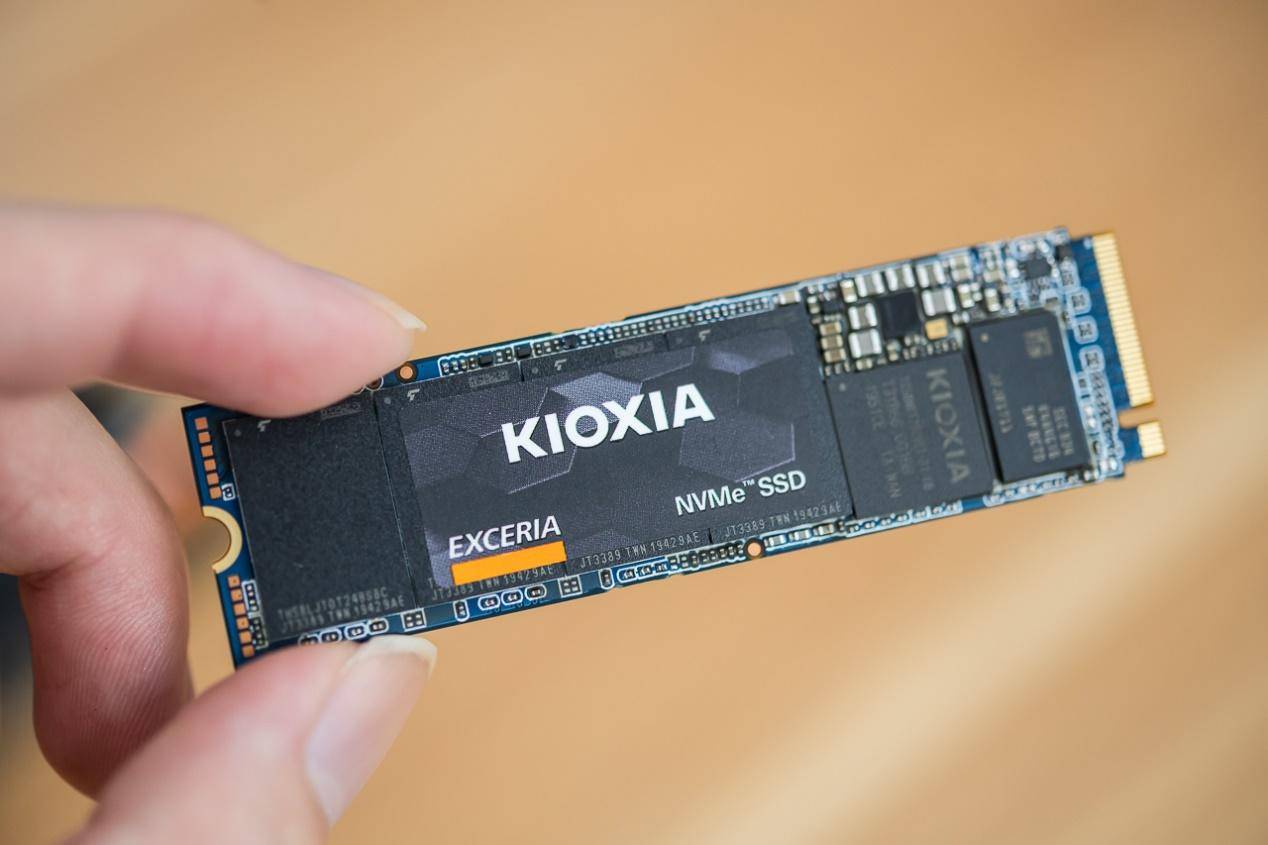 电脑越用越卡？如何简单升级，让你的旧笔记本瞬间提速