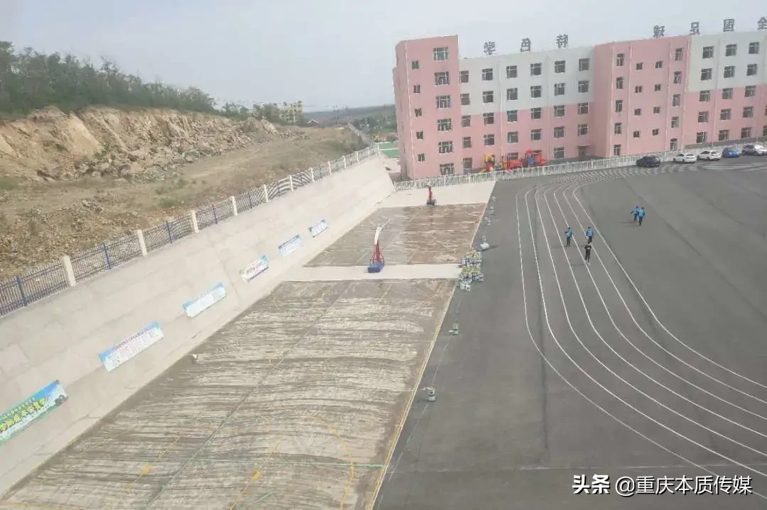 尚赫公益学校再添两所