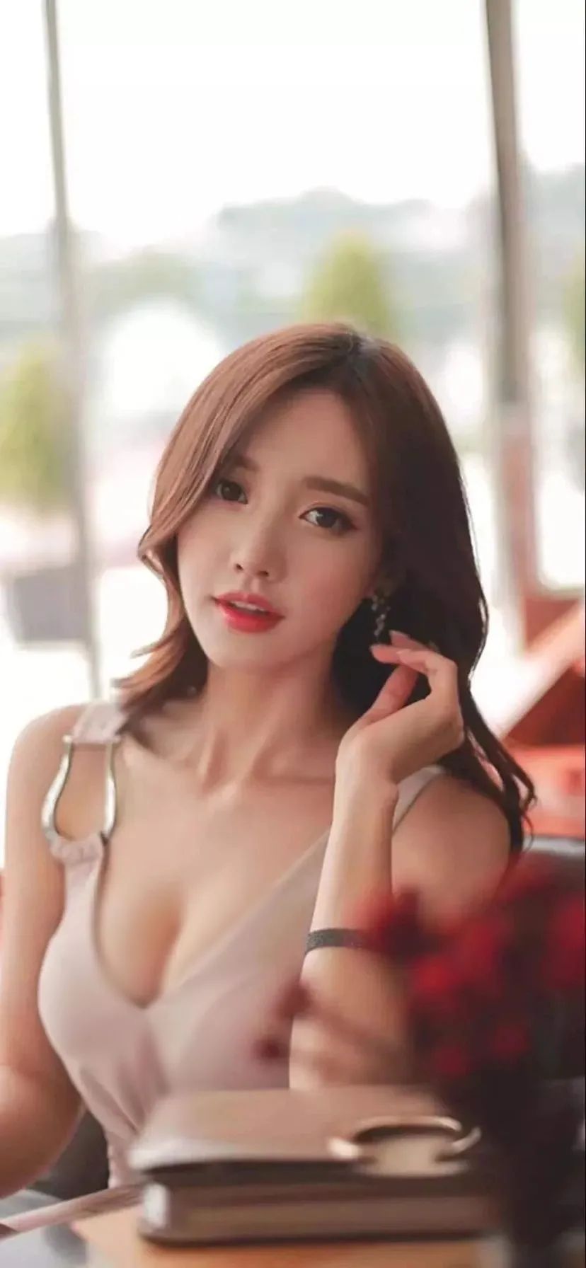 美人图 全面屏性感美女壁纸图片