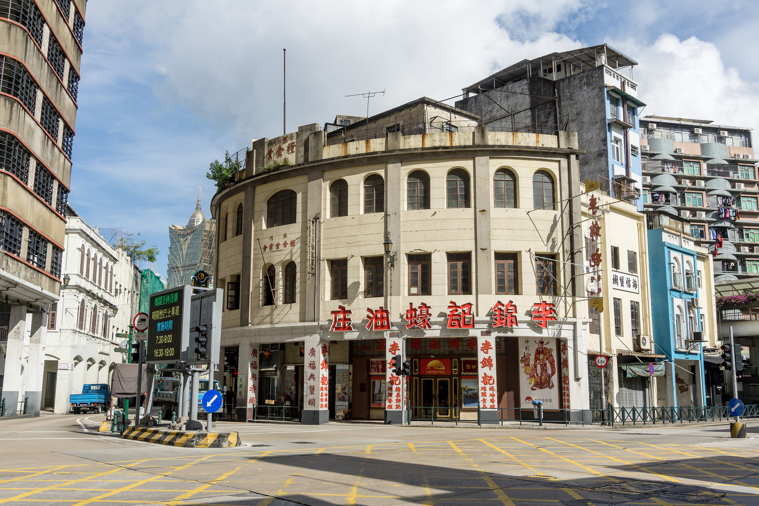 香港千亿富豪逝世！是个富三代，做蚝油起家，儿子创无限极