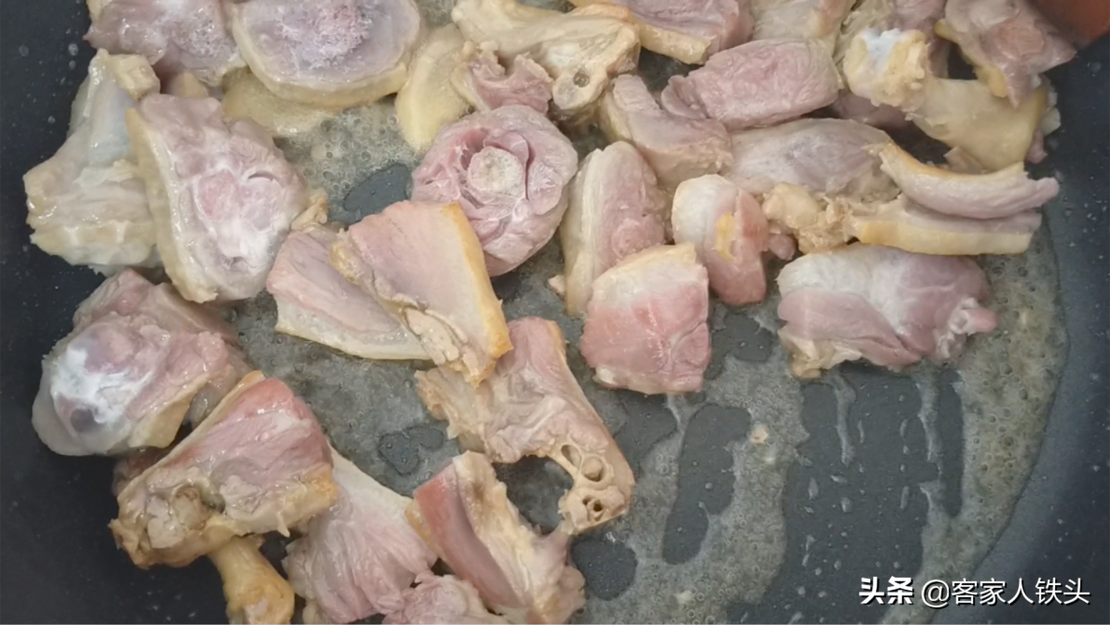 5个香芋做一锅，咸香松软实在好吃，做法配料都简单，味道很独特