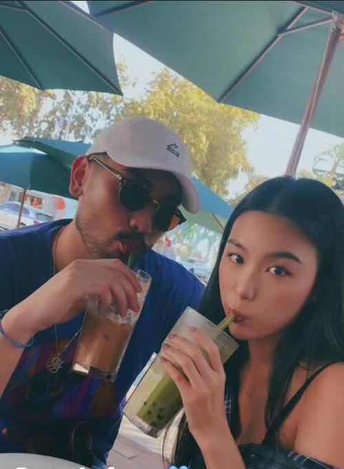 高以翔女友公开高高抱婴照表达思念，画面温馨