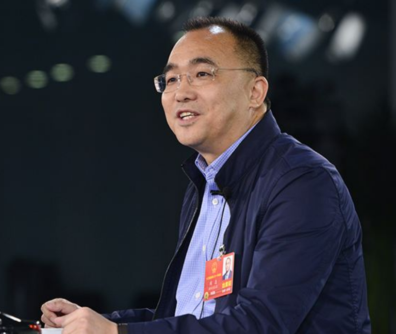 从诗人到湖北首富，前后花3亿元资产做慈善，他