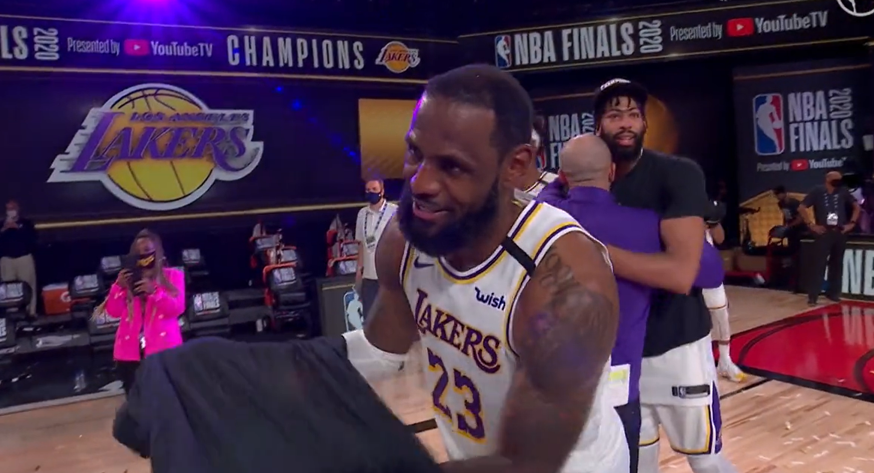 聯盟第一人！湖人奪冠後，詹皇又創一項NBA紀錄，還有2個偉大紀錄近在咫尺！-黑特籃球-NBA新聞影音圖片分享社區