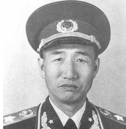 眼看阵地要丢，团长急得直跺脚，危急时刻这个