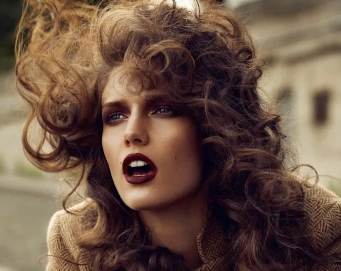 T台上的女王，现实中的印度王妃，“灰姑娘”肯