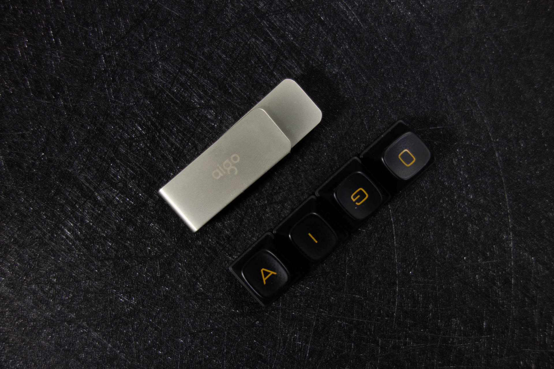 爱国者aigo U盘U330：联合发布40nm“中国芯”存储