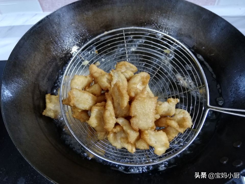 鸡胸肉这样做，能当零食能当下酒，12块钱能做两大盘，可香了