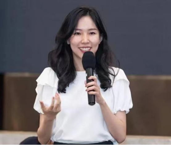 95后新晋首富：身家278亿，姐姐执掌千亿公司，妈妈出身农民