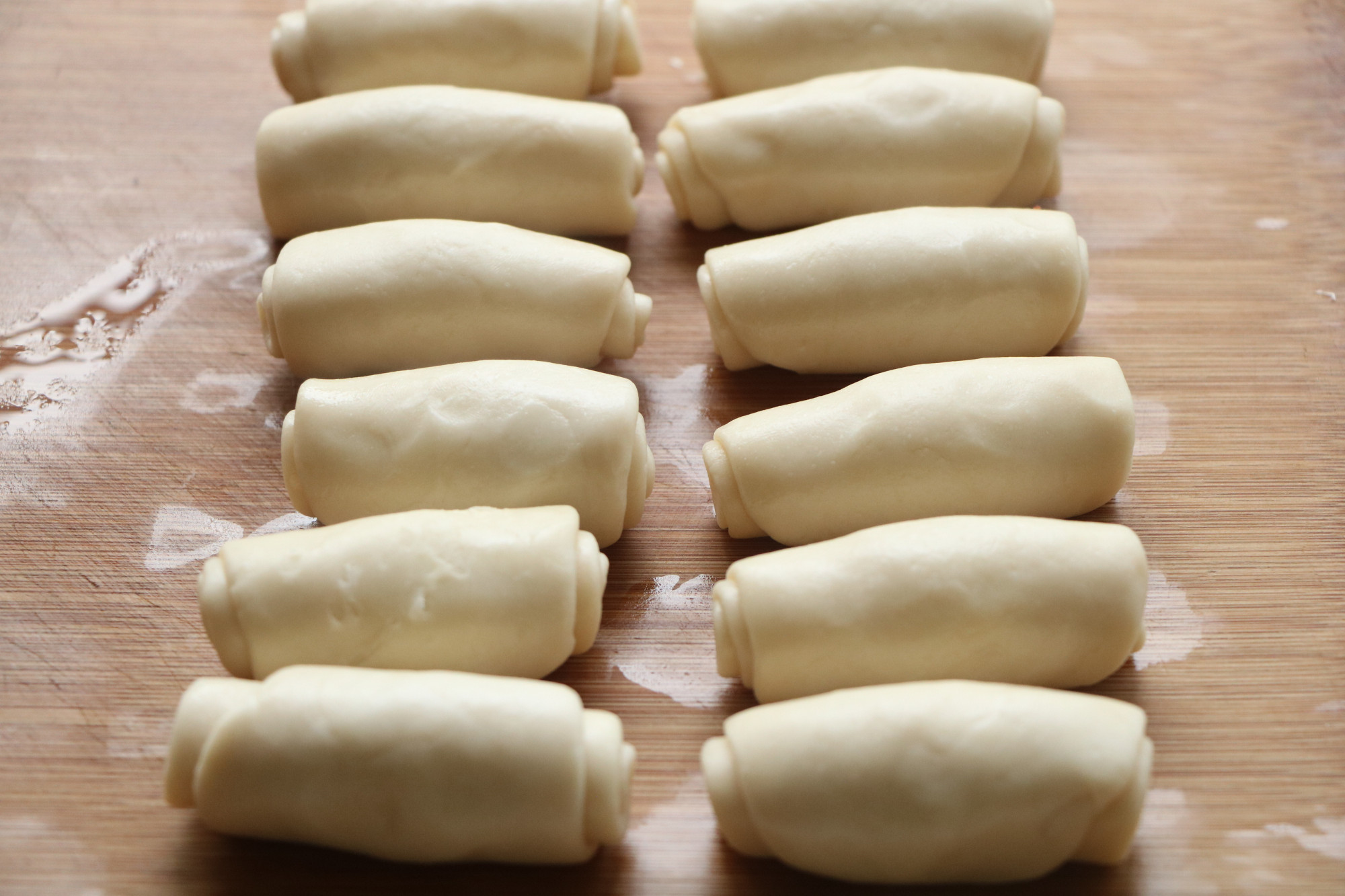 外面一个要8块钱，自己在家做好吃无添加，咬一口酥得掉渣，太香