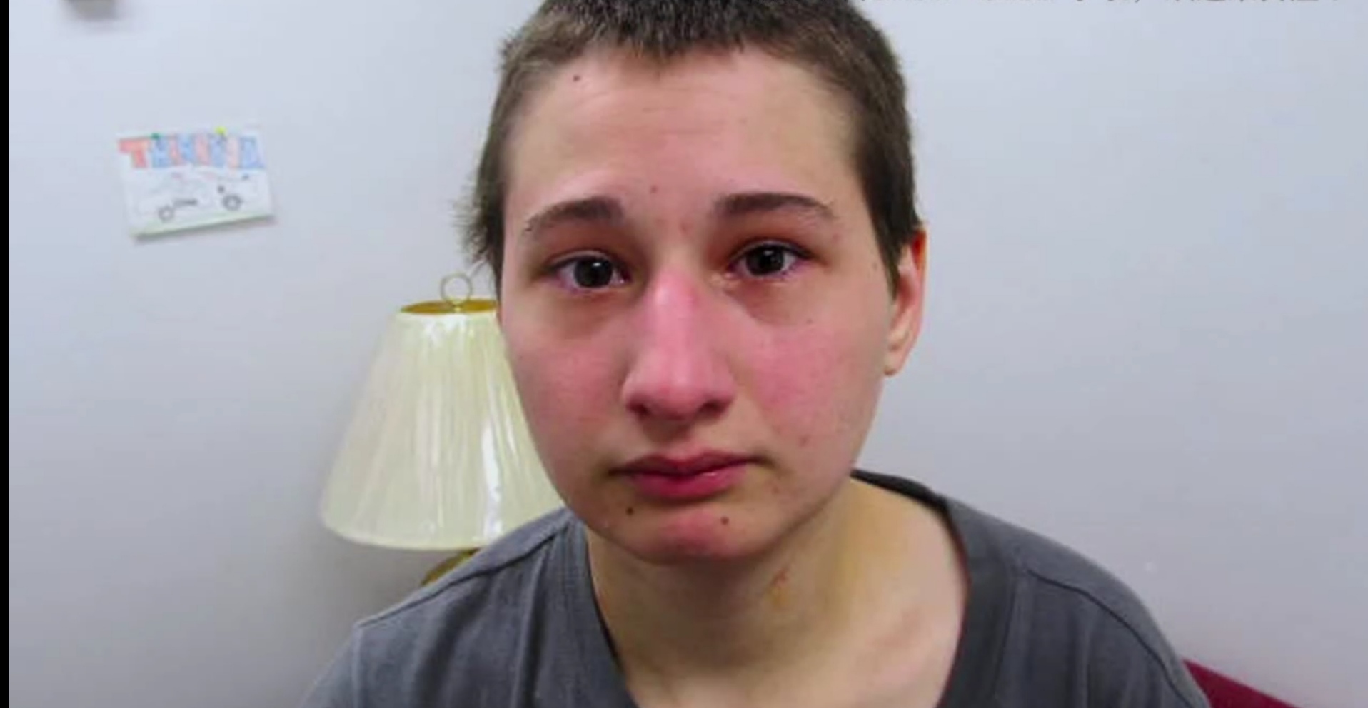 歹毒妈妈给健康女儿疯狂吃药，做上百次手术，