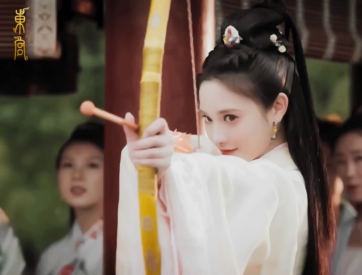 迪丽热巴古力娜扎彭小苒赵露思刘诗诗射箭，看到杨幂射箭我笑了