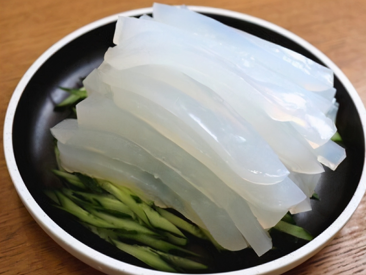 做涼粉，不要只用水，多加一種料，做好爽滑Q彈，滑溜溜好吃