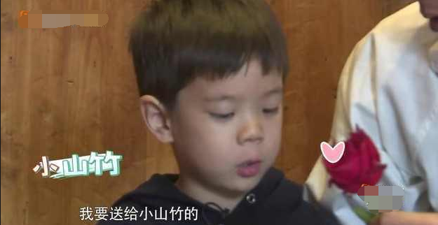 杜江儿子嗯哼“整容式”长大的秘密