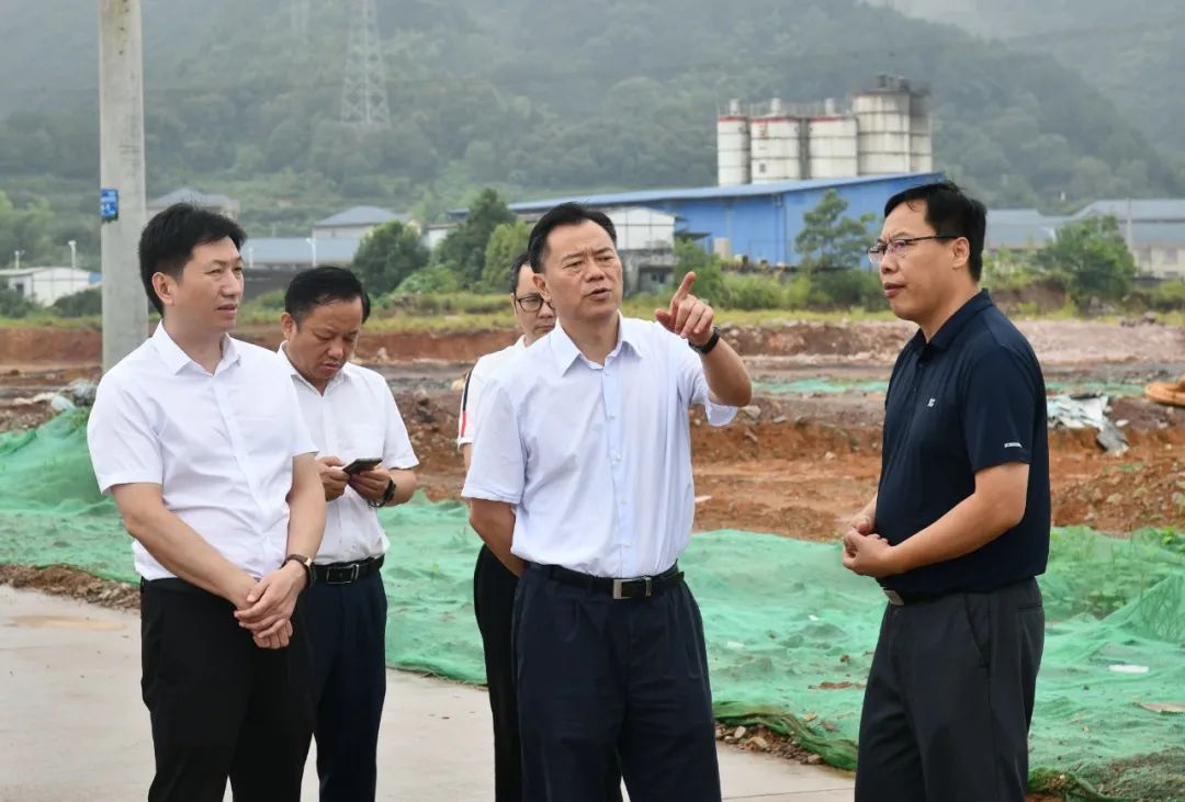 石希欣在怀化高新区经开区调研时指出 转理念转机制转方式 跑出产业发展“加速度”