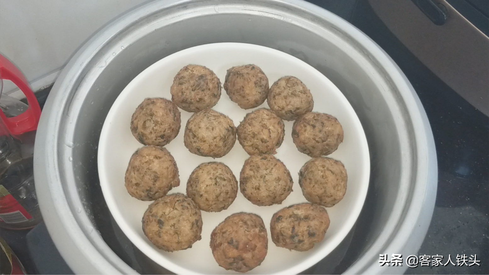 客家传统狮子头做法，一道有年味的菜，好吃寓意好，待客超有面子