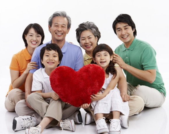 赵文卓为保姆“庆生”送奢华项链，3个孩子与保